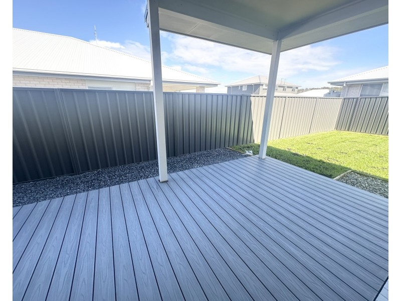 17 Driftwood Boulevard, Old Bar NSW 2430