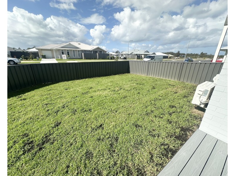 17 A Driftwood Boulevard, Old Bar NSW 2430