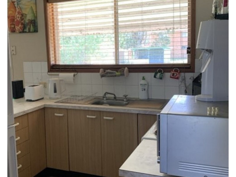 117 Old Bar Road, Old Bar NSW 2430