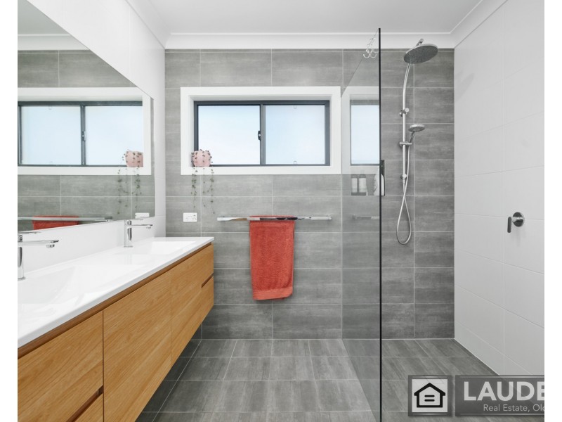 12 Bunyan Avenue, Old Bar NSW 2430