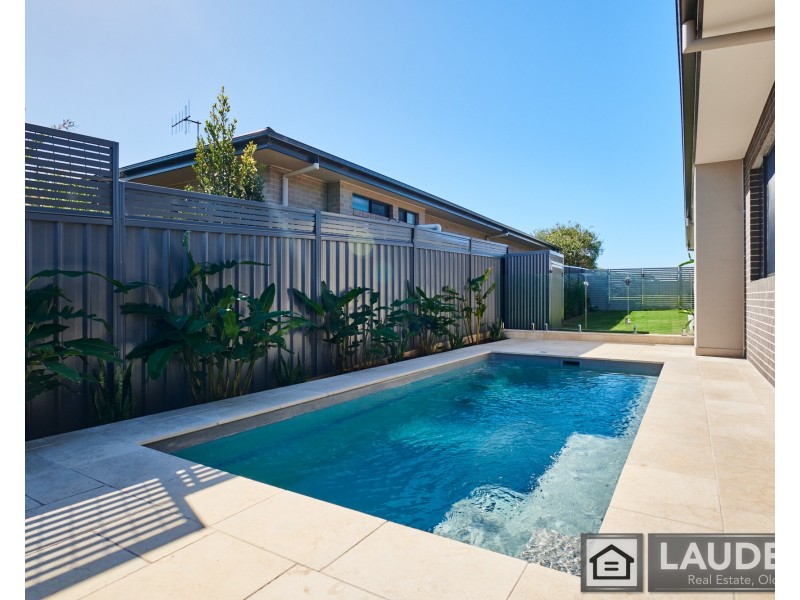 12 Bunyan Avenue, Old Bar NSW 2430