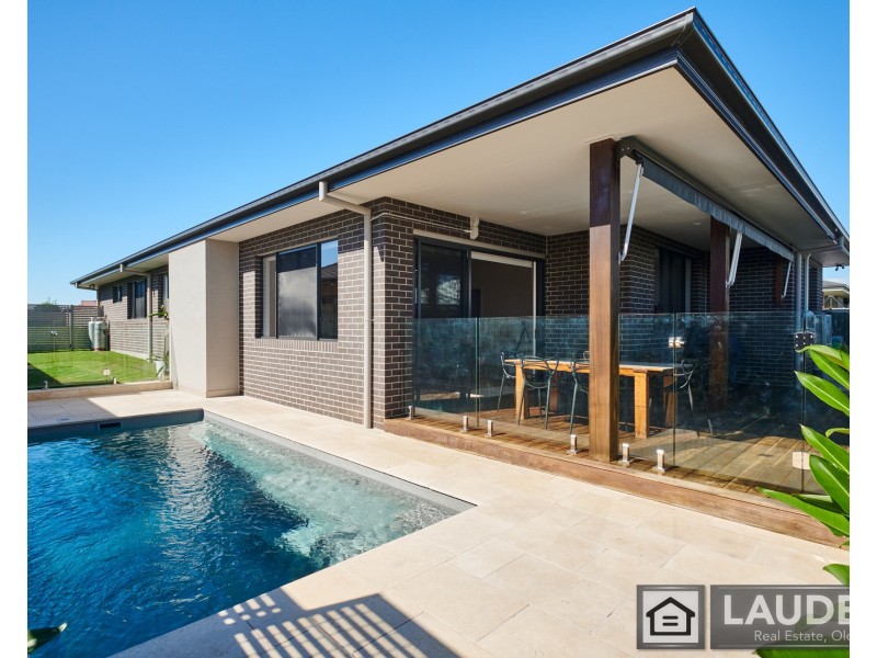 12 Bunyan Avenue, Old Bar NSW 2430