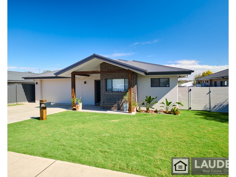 12 Bunyan Avenue, Old Bar NSW 2430