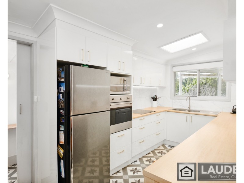 27 Bayview Crescent, Taree NSW 2430