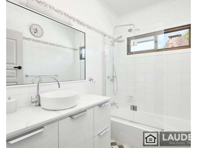 27 Bayview Crescent, Taree NSW 2430