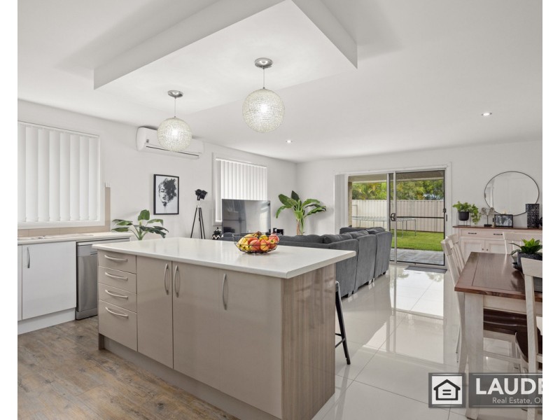 52 Albatross Way, Old Bar NSW 2430