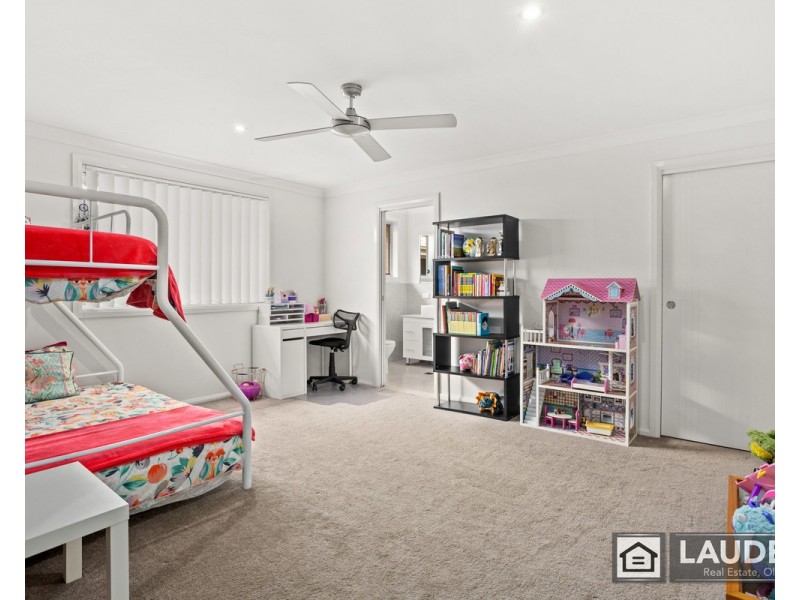52 Albatross Way, Old Bar NSW 2430
