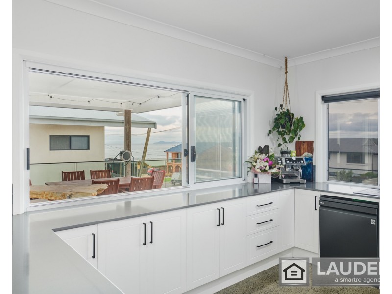 8 Ocean Drive, Wallabi Point NSW 2430