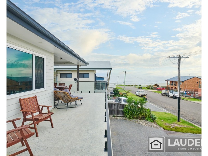 8 Ocean Drive, Wallabi Point NSW 2430