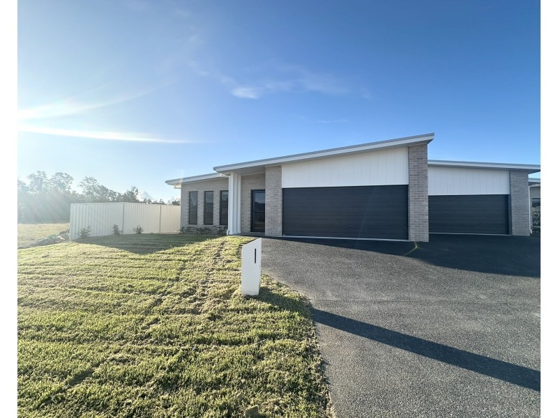 4A Bular Close, Old Bar NSW 2430