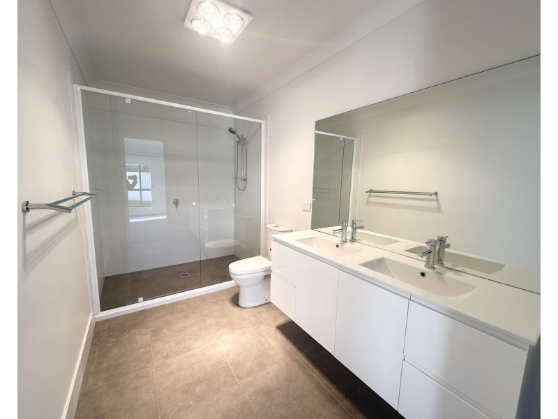 4A Bular Close, Old Bar NSW 2430