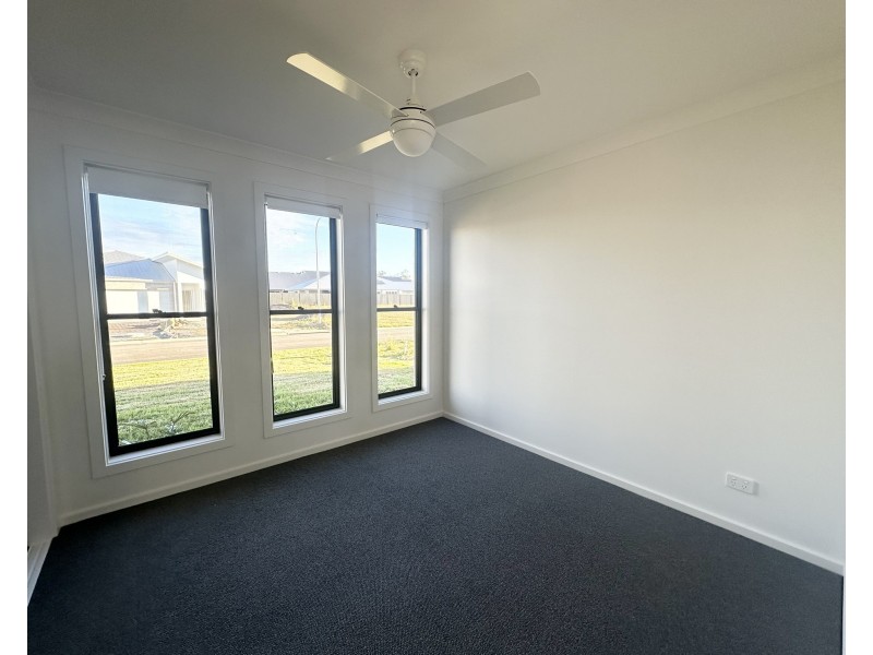 4B Bular Close, Old Bar NSW 2430