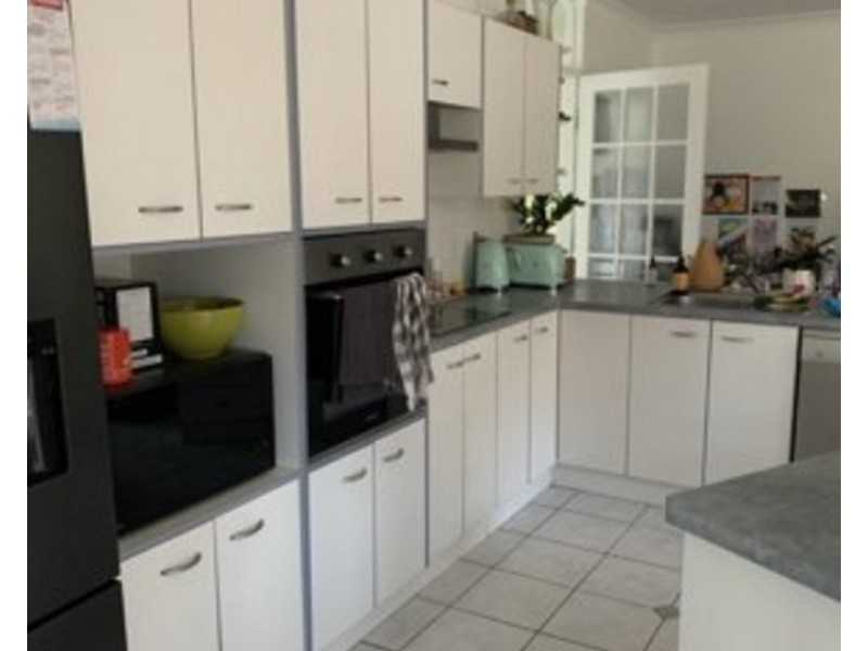 9 Farleigh Street, Old Bar NSW 2430