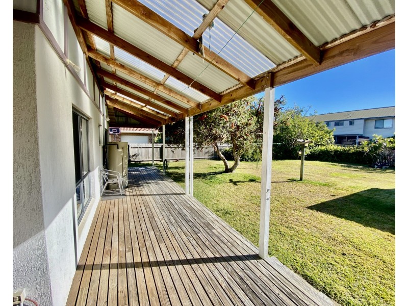 9 Farleigh Street, Old Bar NSW 2430