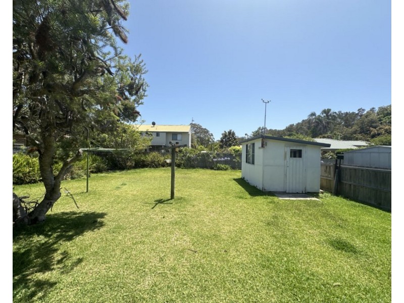 9 Farleigh Street, Old Bar NSW 2430