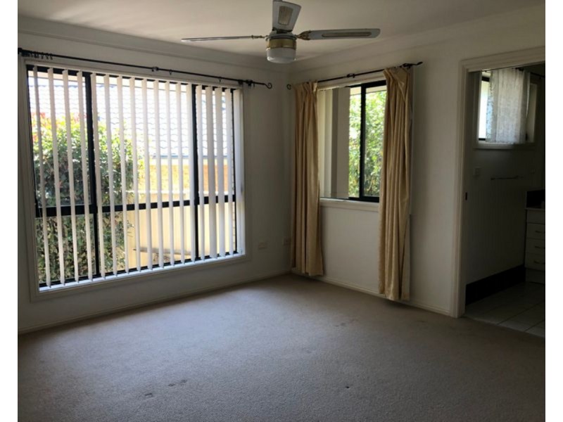 2/22 Mistral Place, Old Bar NSW 2430