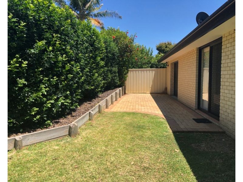 2/22 Mistral Place, Old Bar NSW 2430