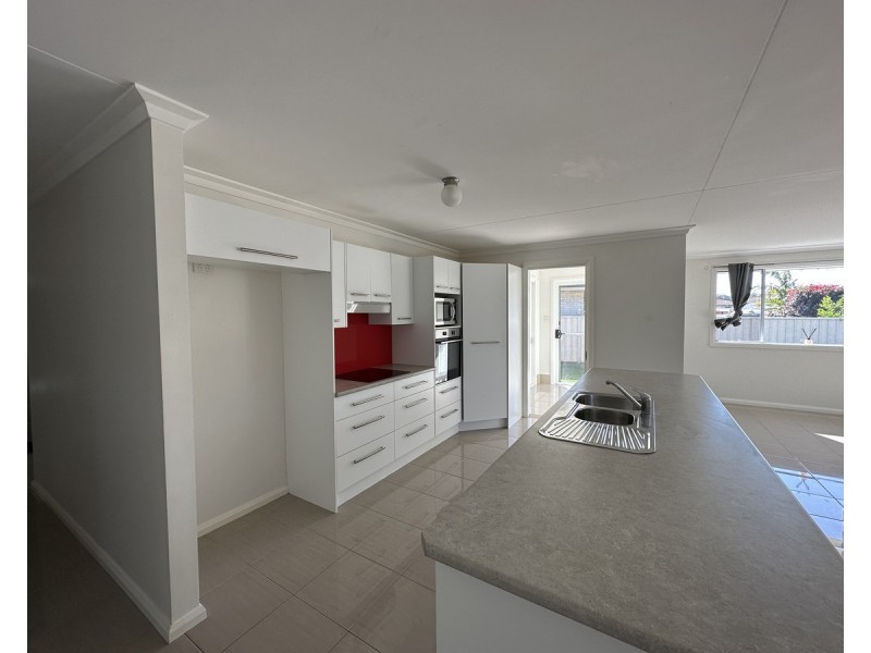 33 Bluehaven Drive, Old Bar NSW 2430