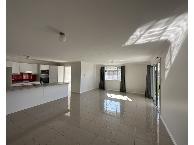 33 Bluehaven Drive, Old Bar NSW 2430