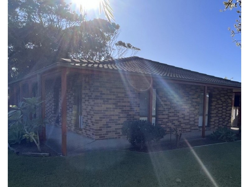 17 Joel Drive, Old Bar NSW 2430