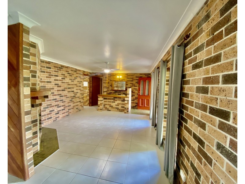 17 Joel Drive, Old Bar NSW 2430