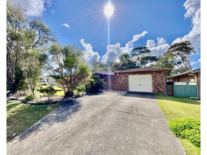 17 Joel Drive, Old Bar NSW 2430