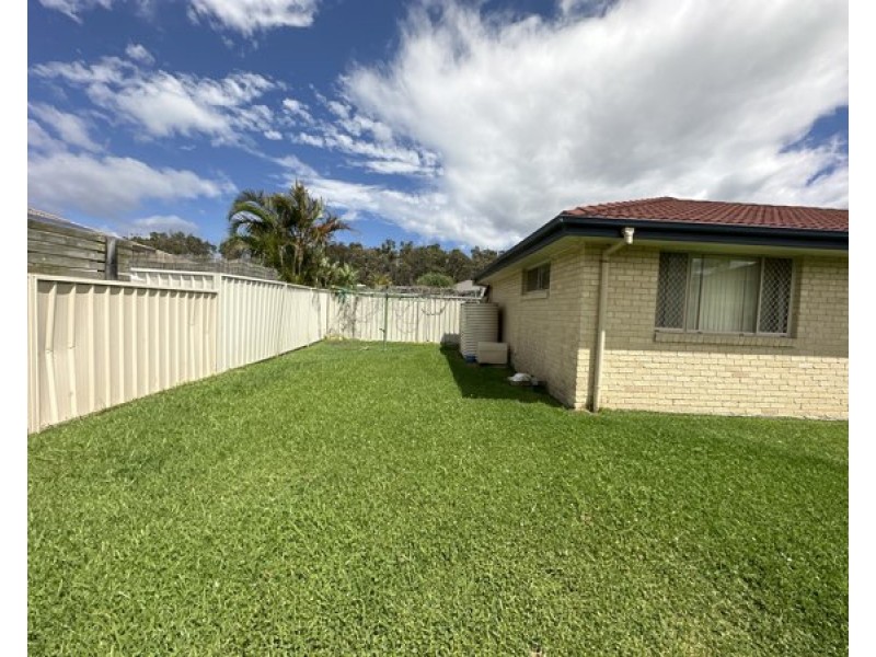 16 Albatross Way, Old Bar NSW 2430