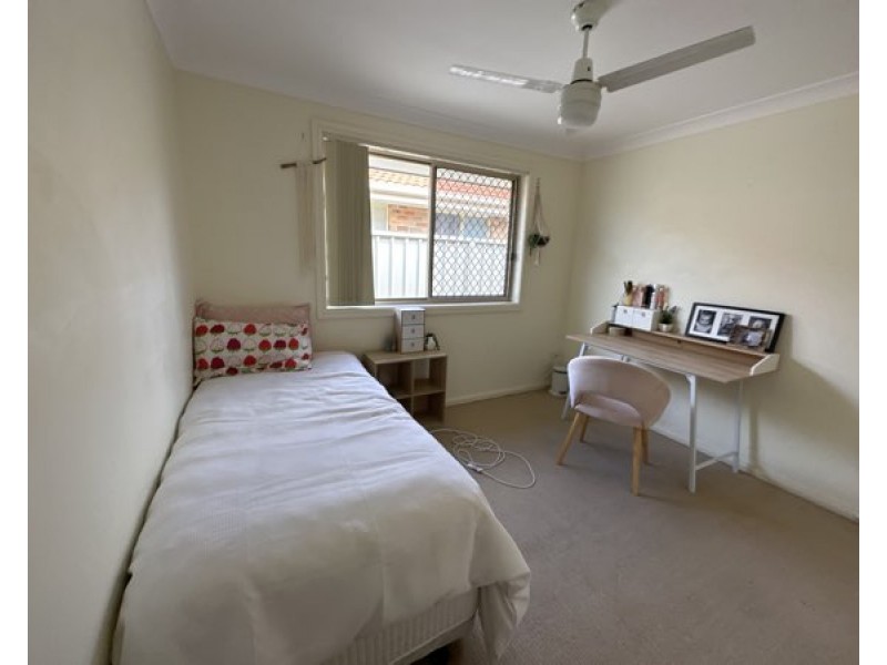16 Albatross Way, Old Bar NSW 2430