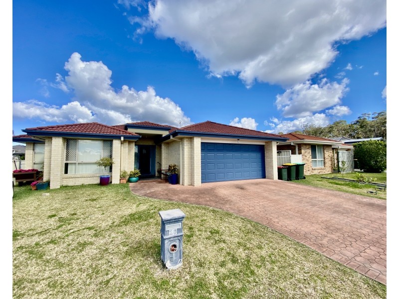 16 Albatross Way, Old Bar NSW 2430