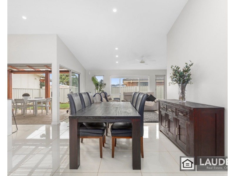 1 Flagtail Avenue, Old Bar NSW 2430