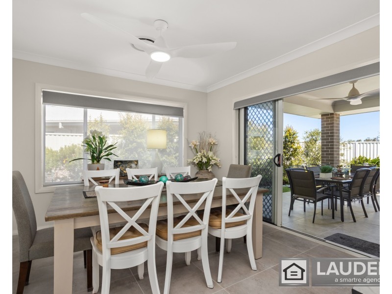 10 Moonagee Crescent, Old Bar NSW 2430