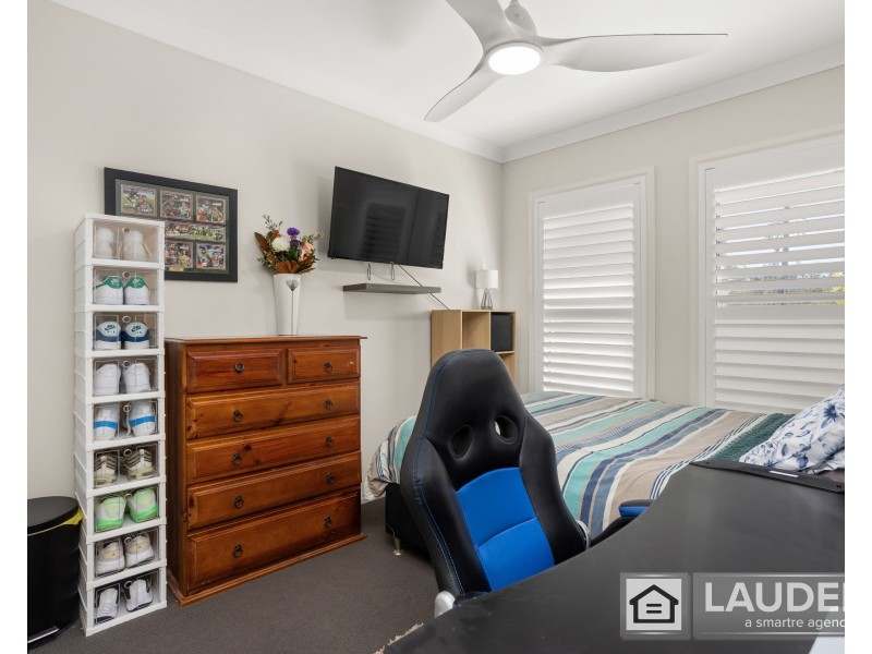 10 Moonagee Crescent, Old Bar NSW 2430