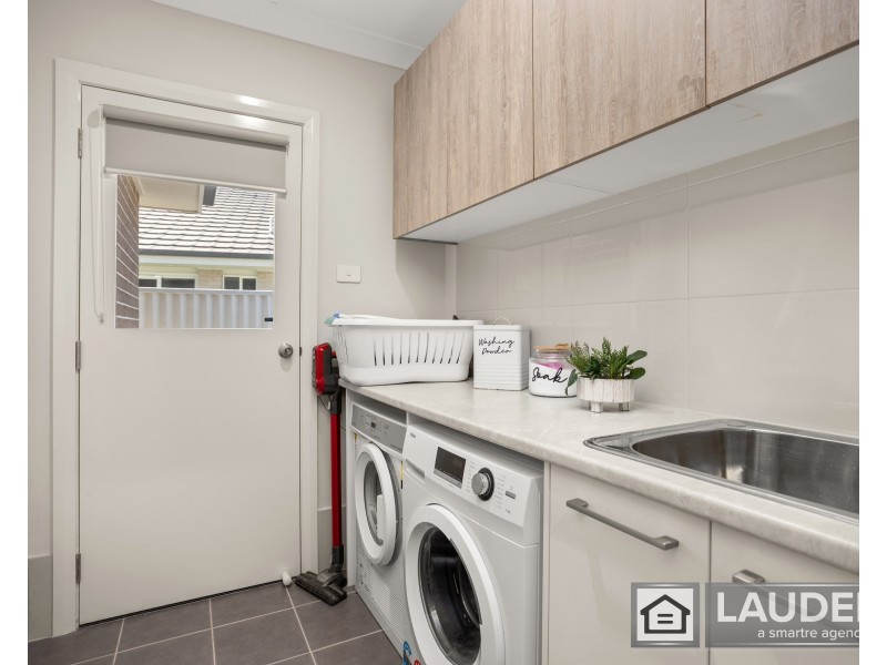 10 Moonagee Crescent, Old Bar NSW 2430