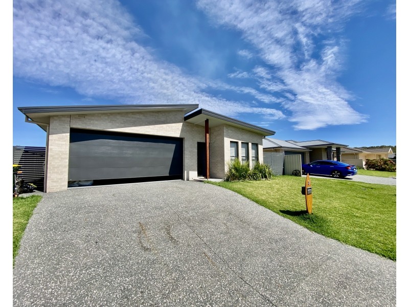 5 Trevally Avenue, Old Bar NSW 2430