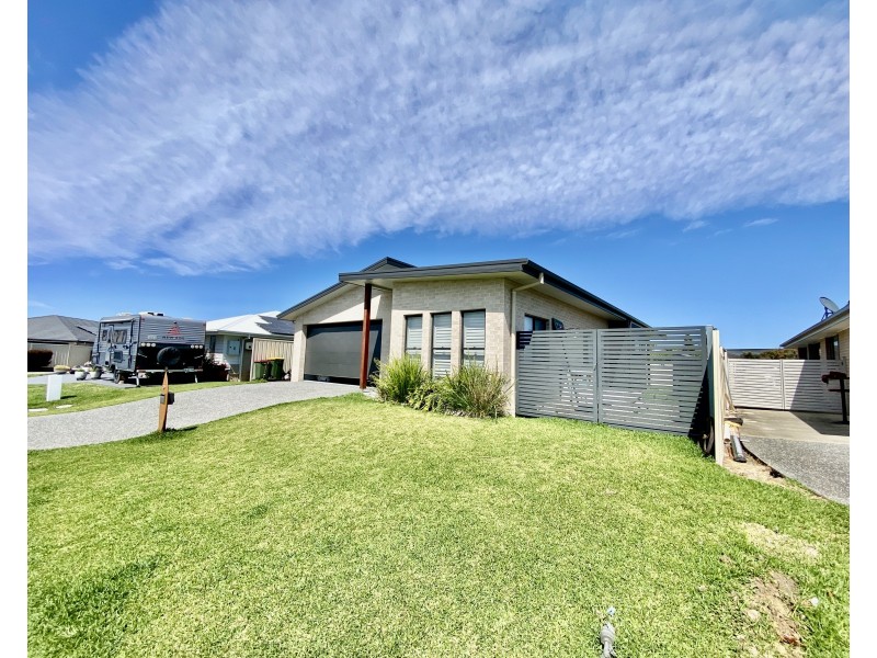 5 Trevally Avenue, Old Bar NSW 2430
