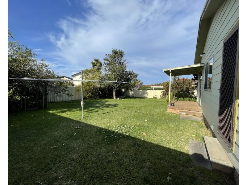 93 Old Bar Road, Old Bar NSW 2430