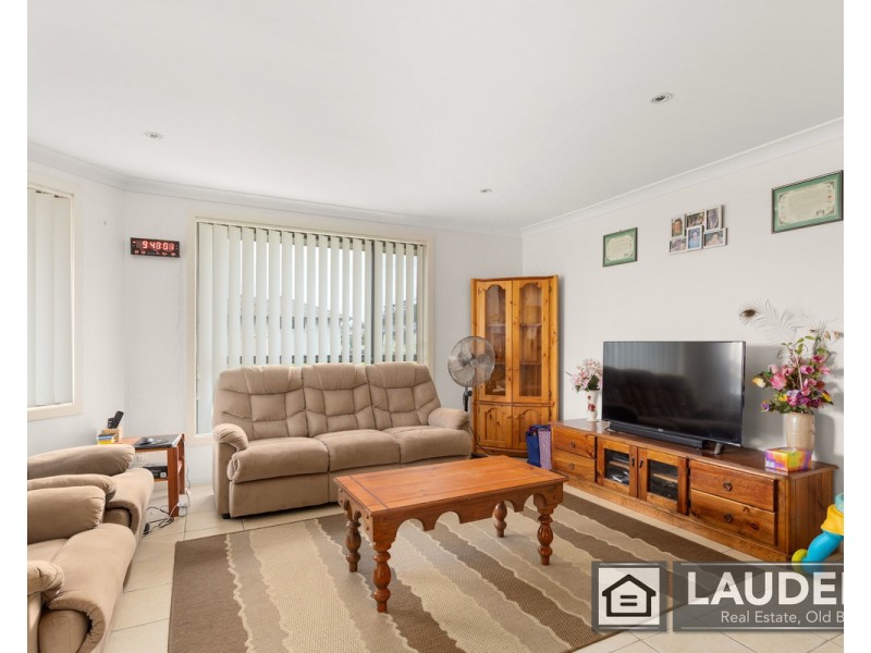 17 Flagtail Avenue, Old Bar NSW 2430