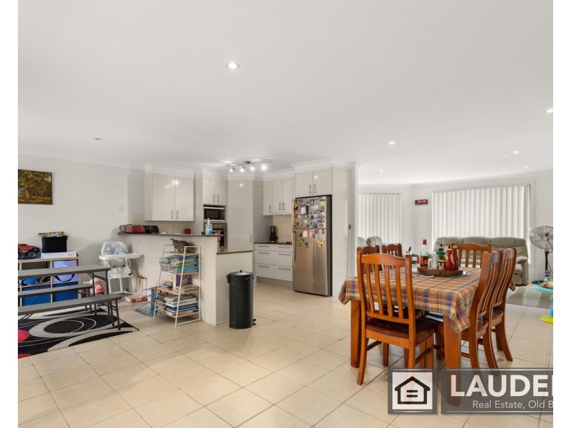 17 Flagtail Avenue, Old Bar NSW 2430