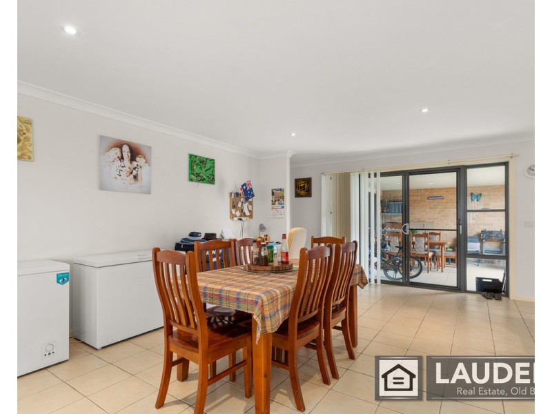 17 Flagtail Avenue, Old Bar NSW 2430