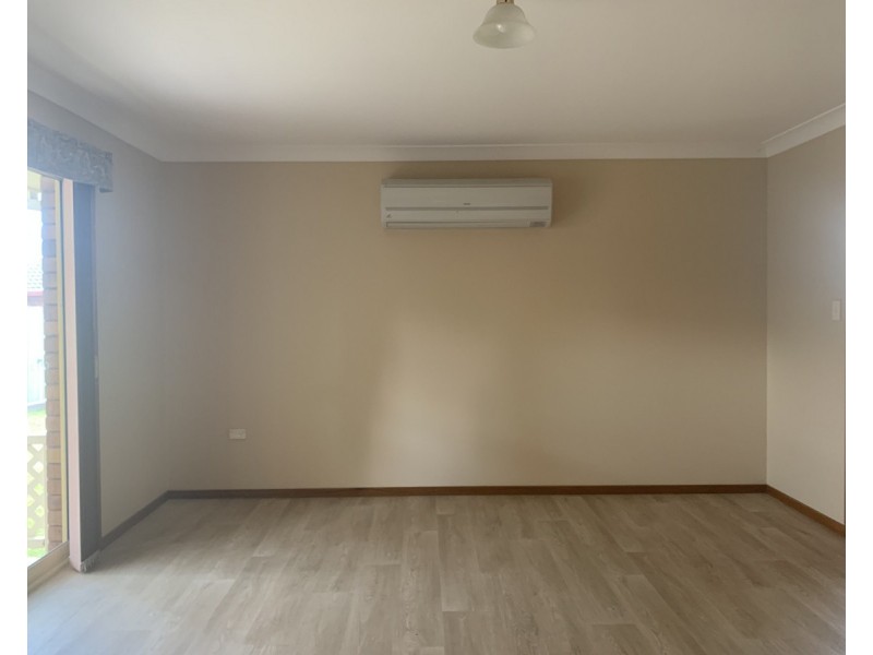 25 Joel Drive, Old Bar NSW 2430