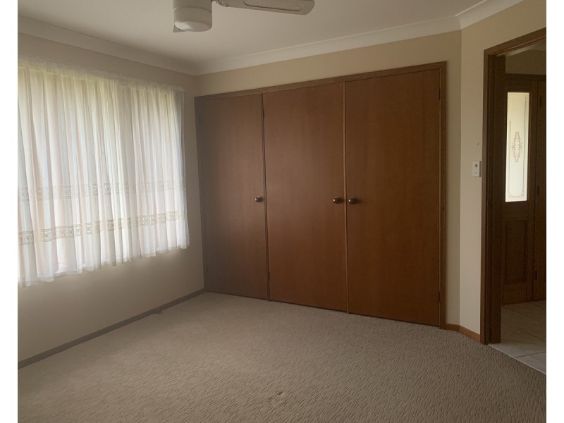 25 Joel Drive, Old Bar NSW 2430