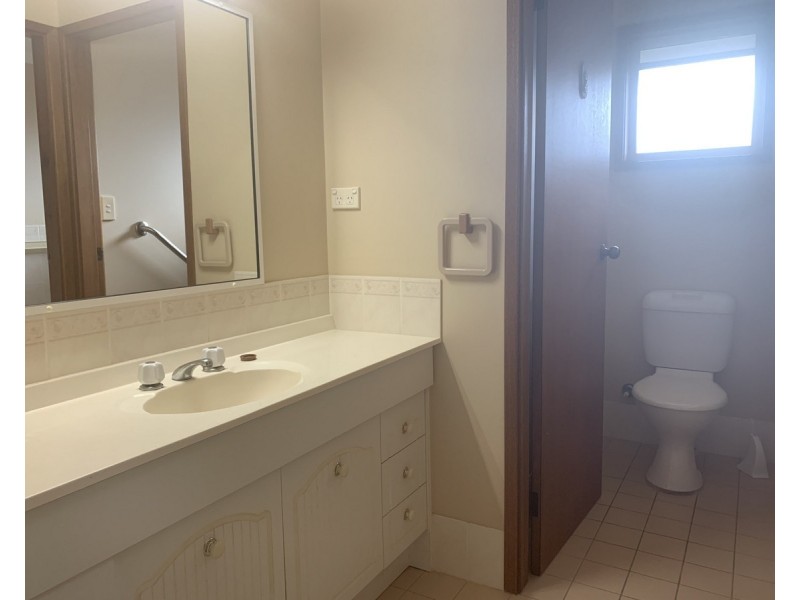 25 Joel Drive, Old Bar NSW 2430
