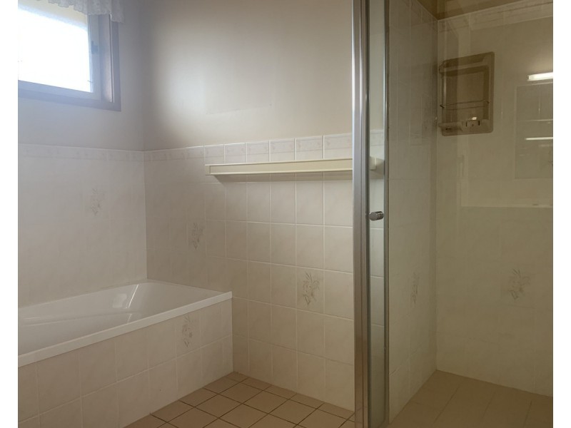 25 Joel Drive, Old Bar NSW 2430