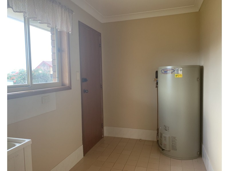 25 Joel Drive, Old Bar NSW 2430