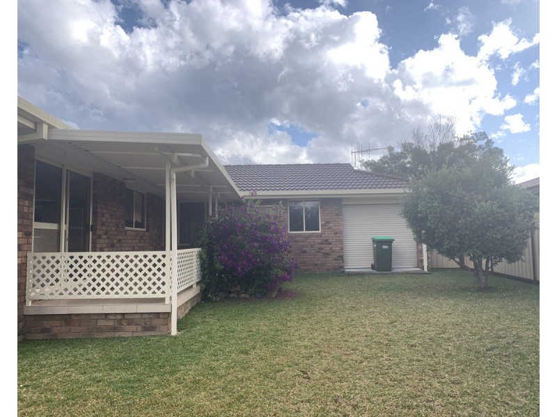 25 Joel Drive, Old Bar NSW 2430