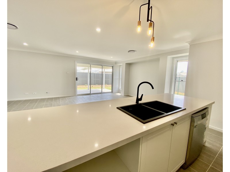 5 Freya Court, Old Bar NSW 2430
