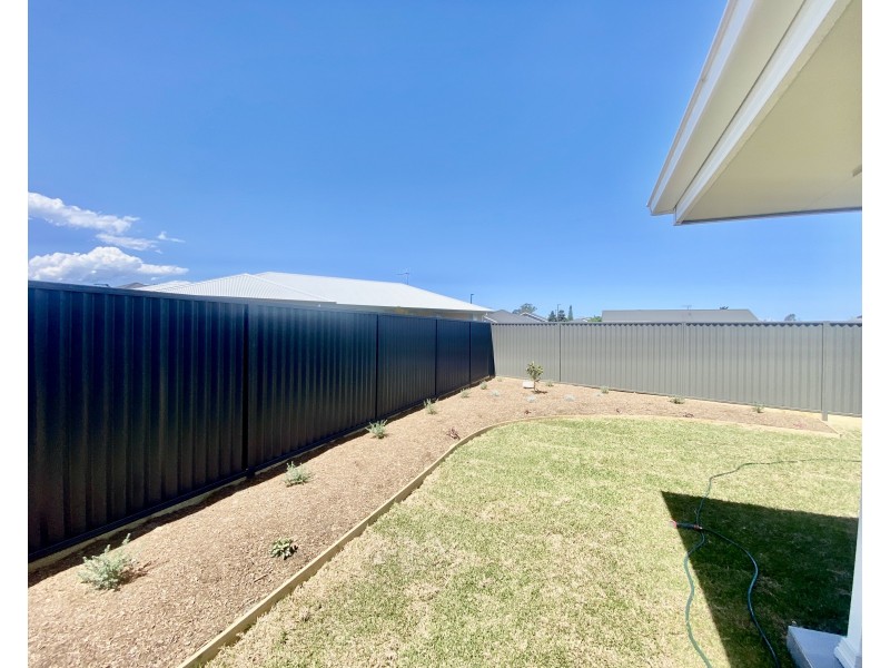 5 Freya Court, Old Bar NSW 2430