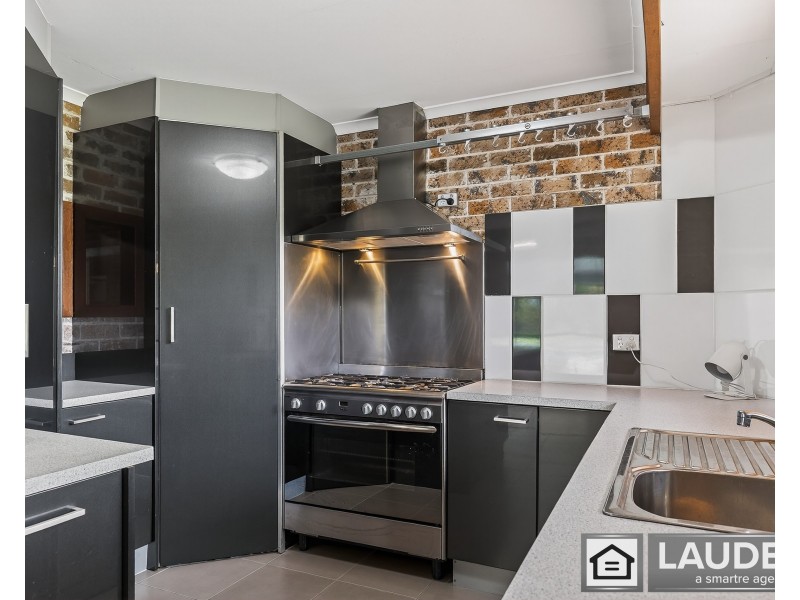 9 Kolinda Drive, Old Bar NSW 2430