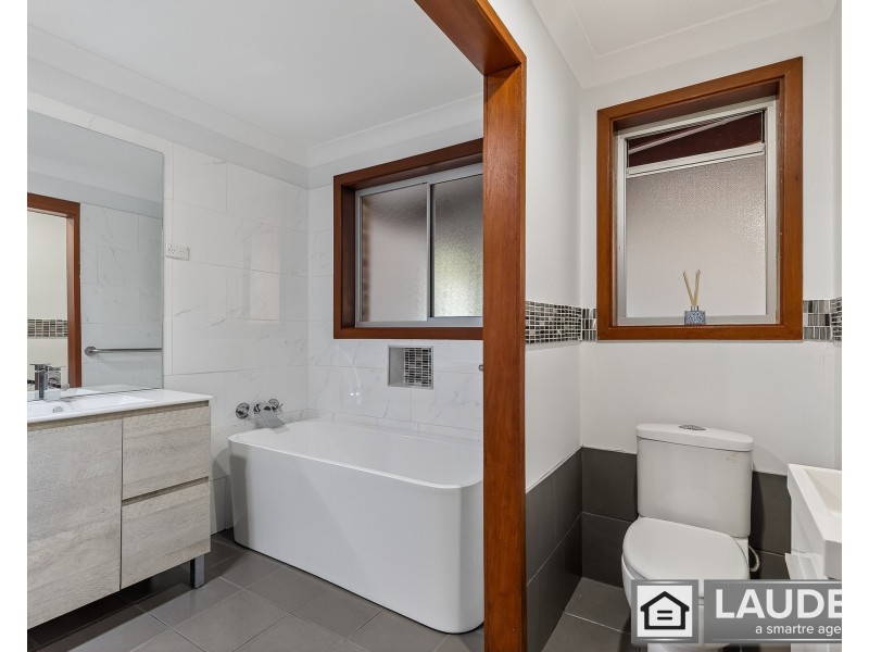 9 Kolinda Drive, Old Bar NSW 2430