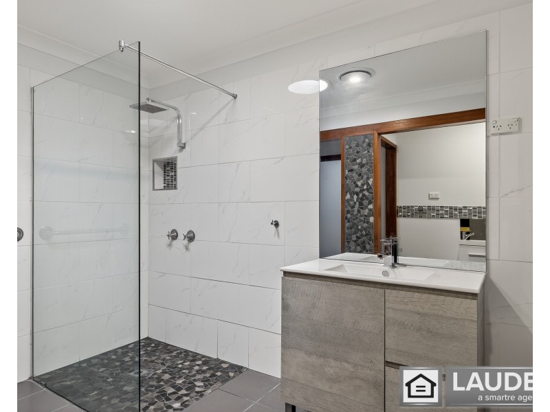 9 Kolinda Drive, Old Bar NSW 2430